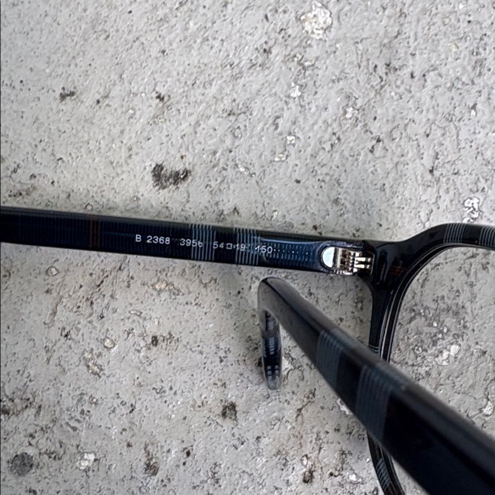 Burberry Archie eyeglass frames - Picture 4 of 5